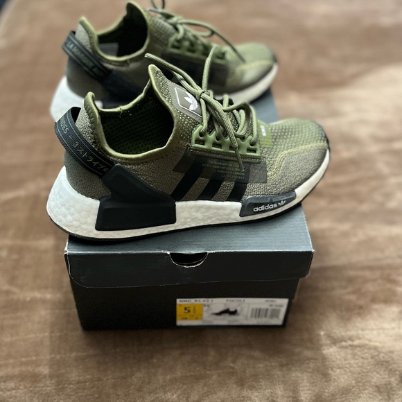 Adidas Youth NMD R1 V2 Olive